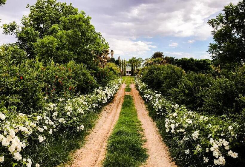 فندق Sanctuary Guest & Adventure Farm