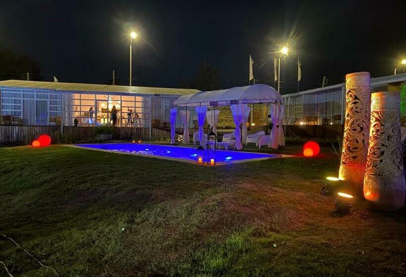 Отель Terrazas Del Rio Negro