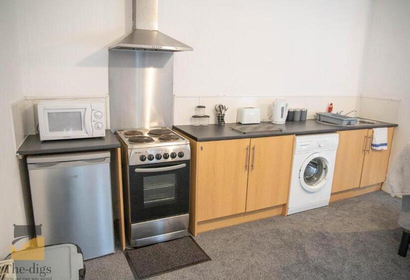 Monthly Stay Offer   En Suite   Kitchenette