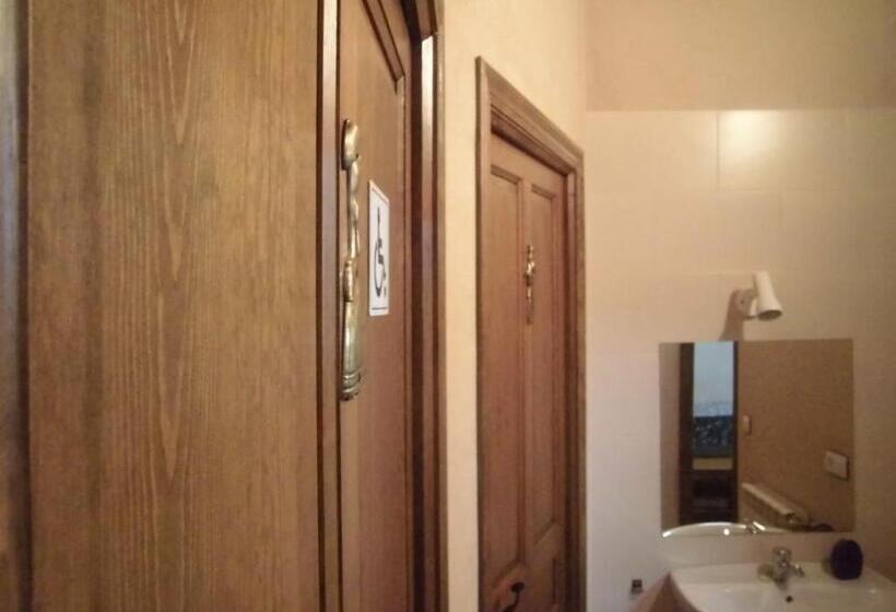 بنسيون Albergue Turístico Las Eras