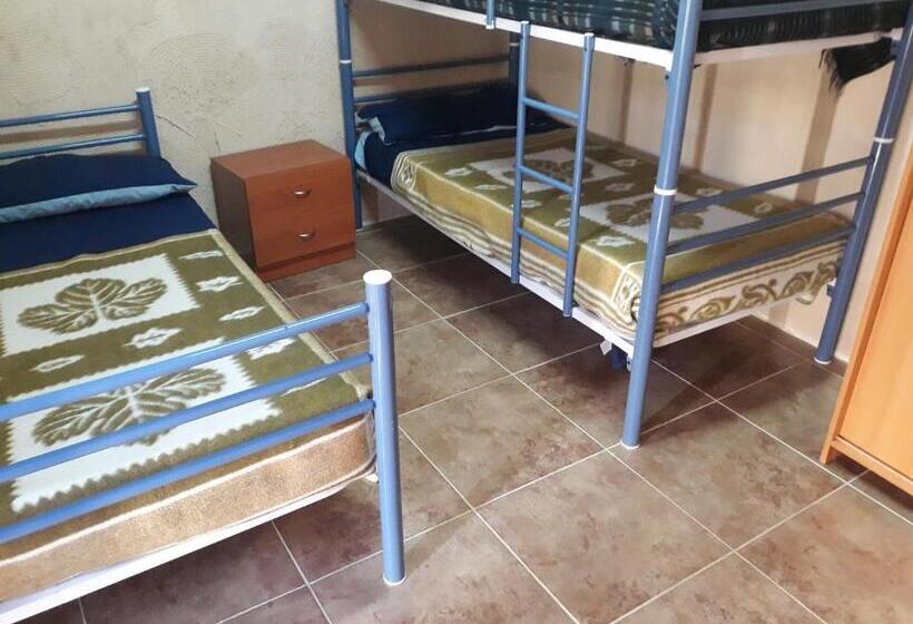 بنسيون Albergue Turístico Las Eras