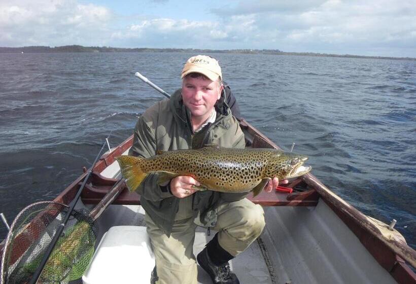 Пансион Corrib View Lodge