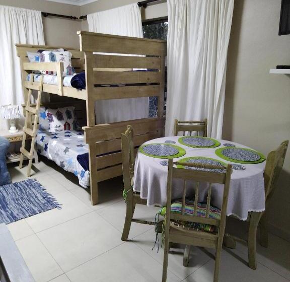 펜션 Dollies Place