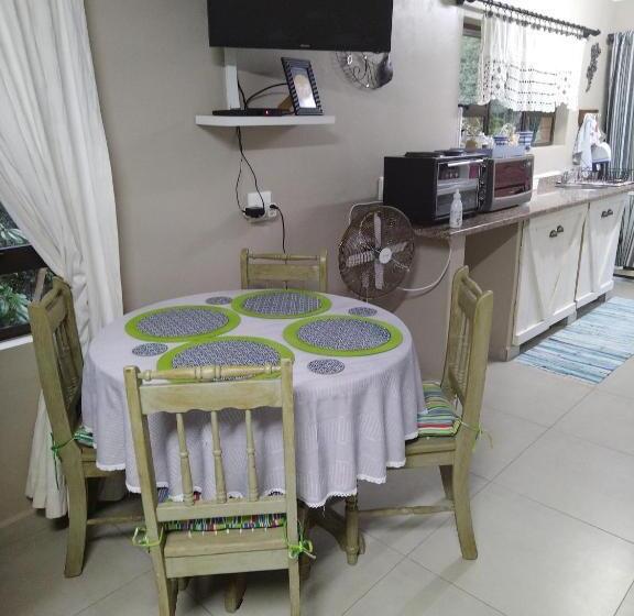 펜션 Dollies Place