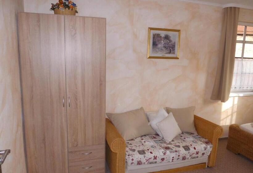 بنسيون Ferienwohnung Wacker, Apartments Und Zimmer