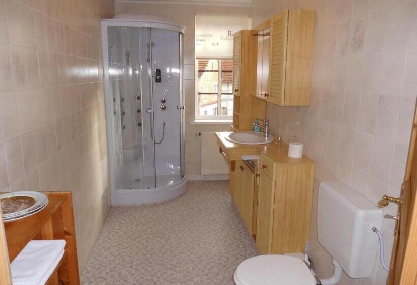 بنسيون Ferienwohnung Wacker, Apartments Und Zimmer