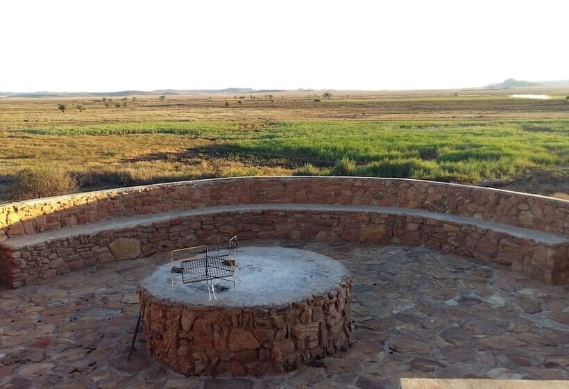 بنسيون Gannabos Guest House