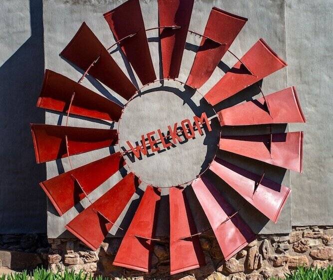 بنسيون Gannabos Guest House