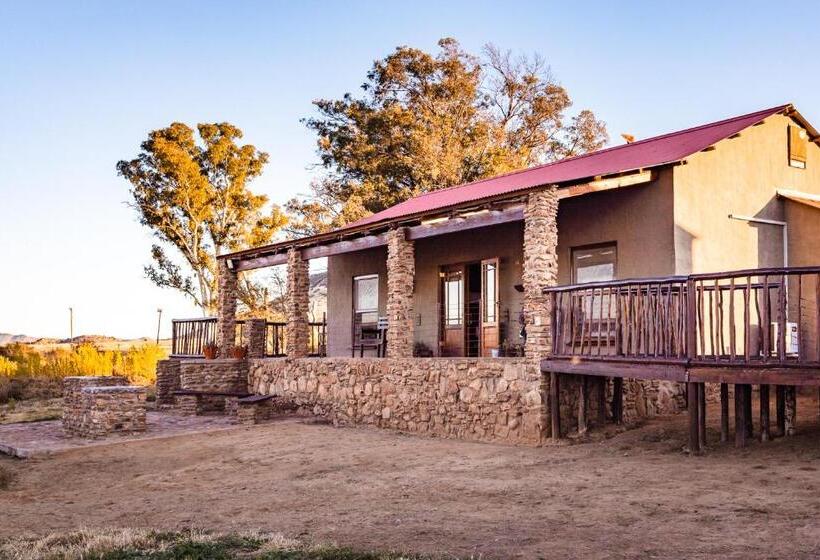 بنسيون Gannabos Guest House