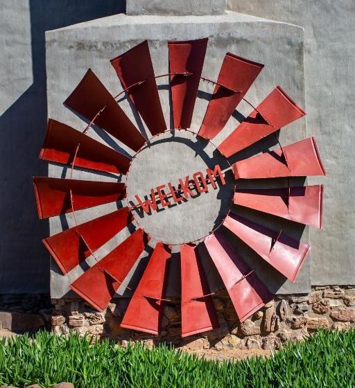 بنسيون Gannabos Guest House