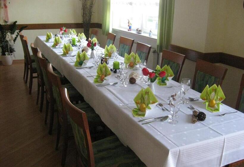 ペンション Gasthaus Am Brunnen