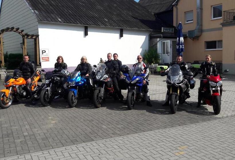 ペンション Gasthaus Am Brunnen