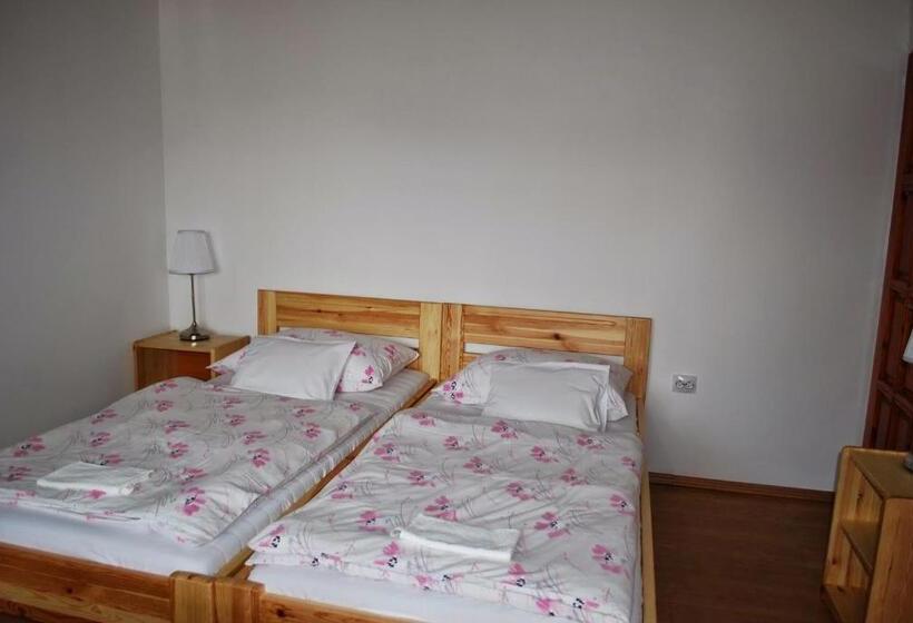 بنسيون Guest House St. Mária