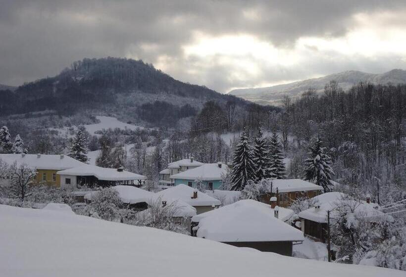 بنسيون Kandaphery Guest Houses