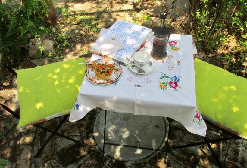 פנסיון Lavender Lodge