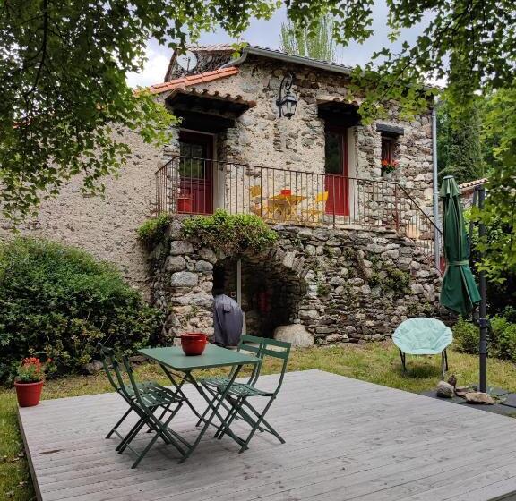 פנסיון Le Mas De Ribard