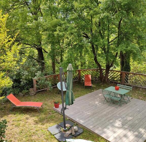 פנסיון Le Mas De Ribard