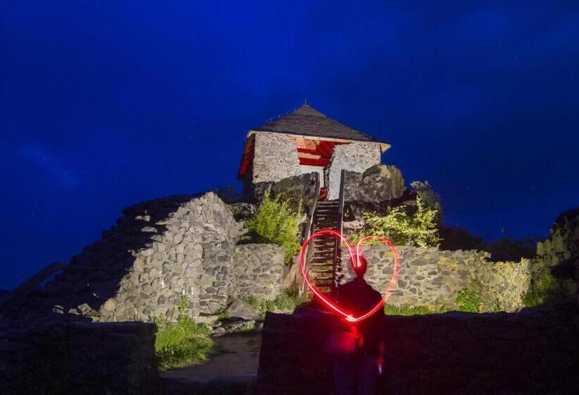 ペンション Macskakő Vendégház