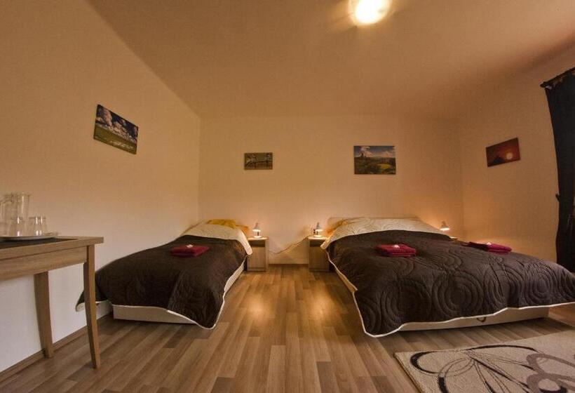 بنسيون Macskakő Vendégház