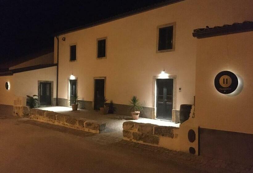 펜션 Pausastay Qdm Artists Suites Rooms