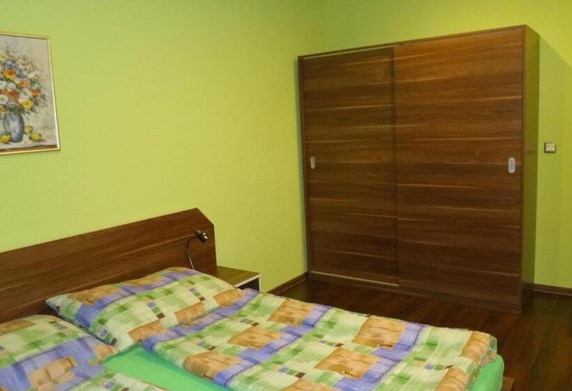 膳宿费 Penzión Melódia