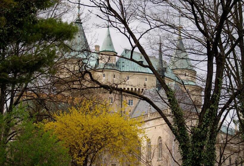 膳宿费 Penzión Melódia