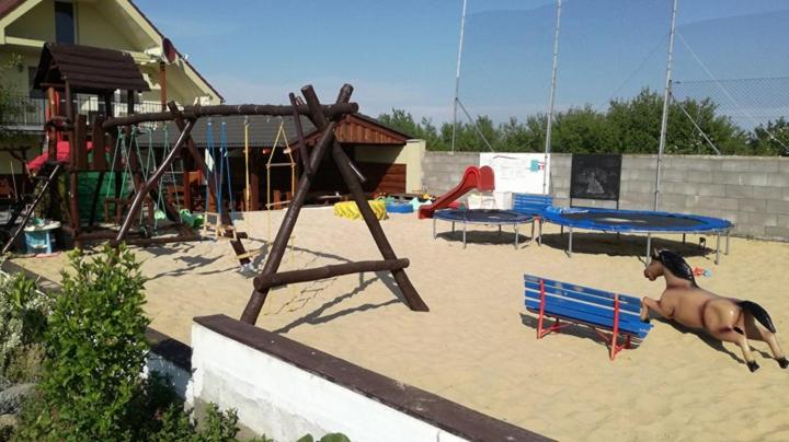 ペンション Penzión Ranč šenkvice