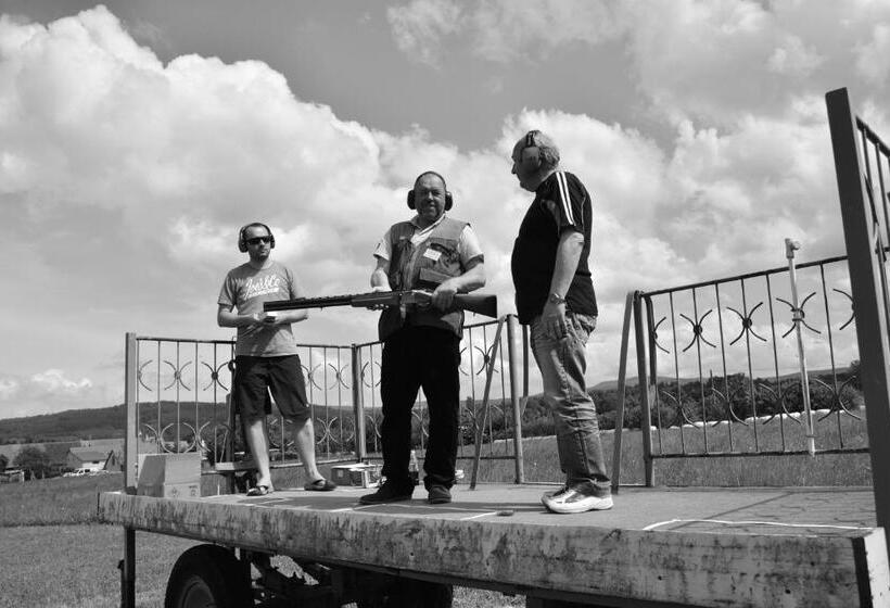 بنسيون Penzion Farma Dvorec