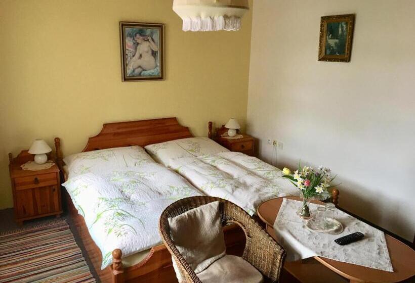 פנסיון Penzion Trattoria