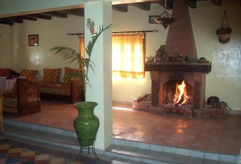 پانسیون Safranière Du M  Goun