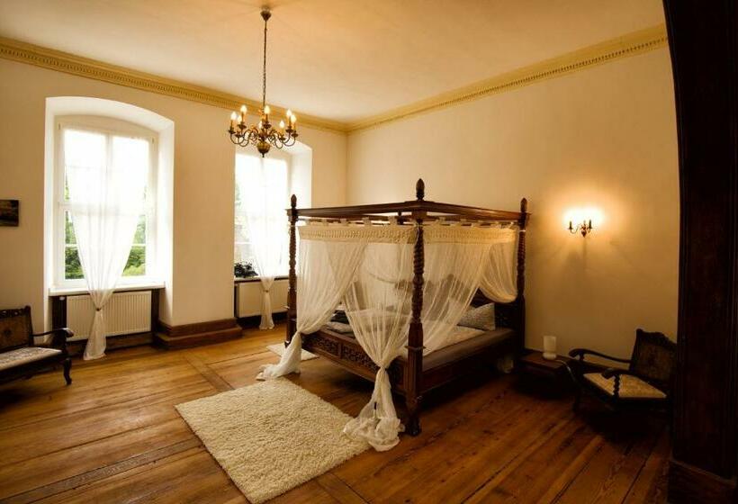بنسيون Veltheimsburg
