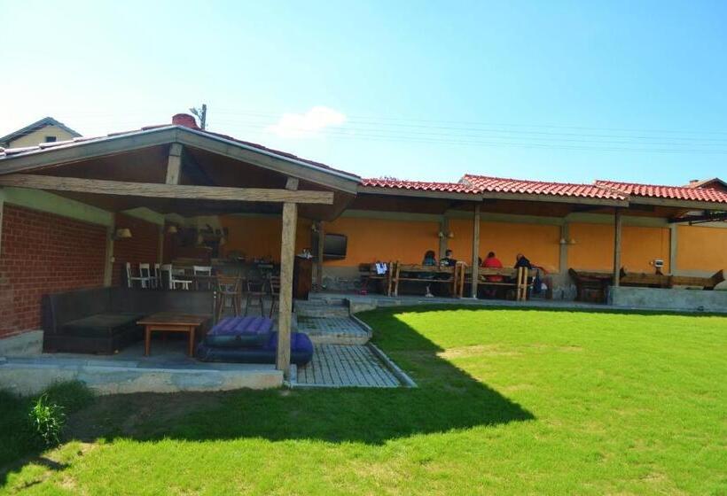 پانسیون Villa Aya