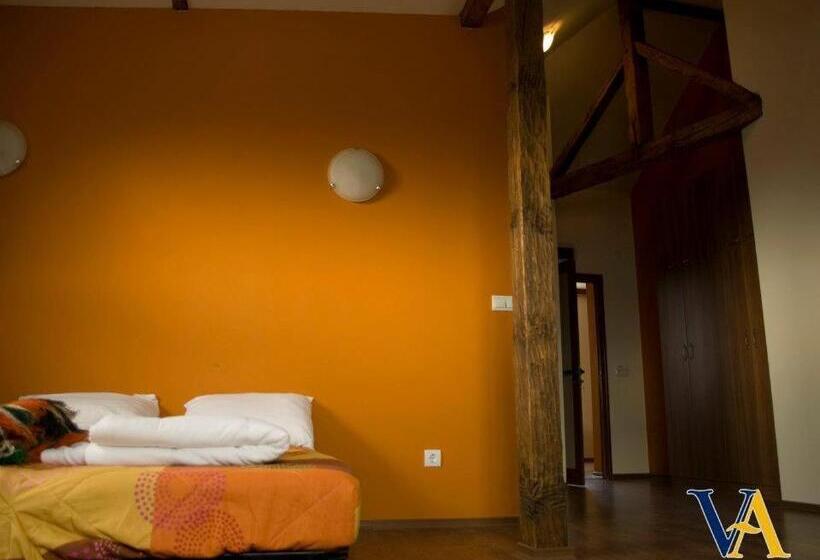 پانسیون Villa Aya