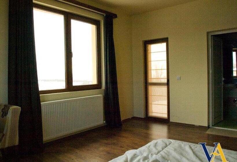 پانسیون Villa Aya