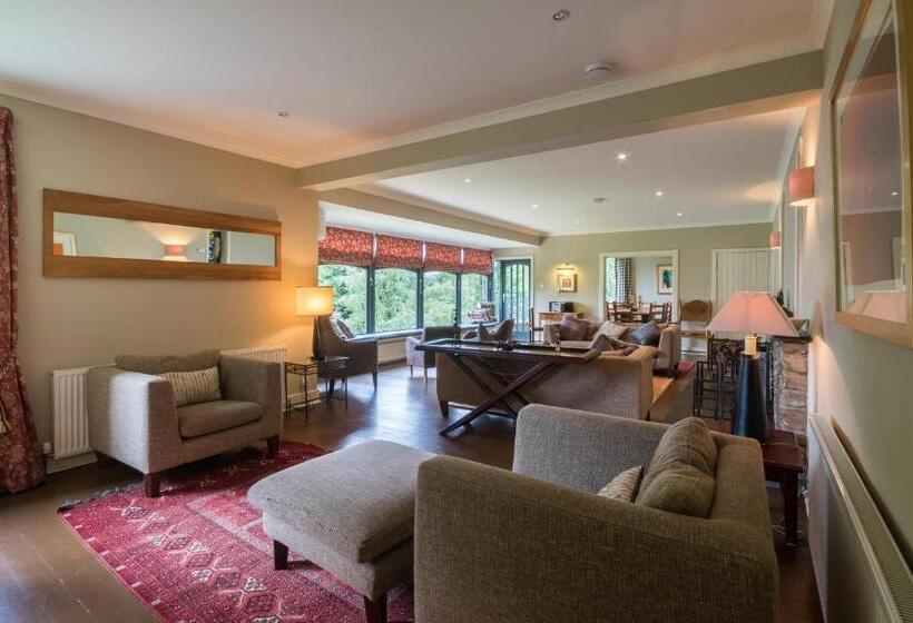 منتجع Loch Tay Highland Lodges And Glamping Park