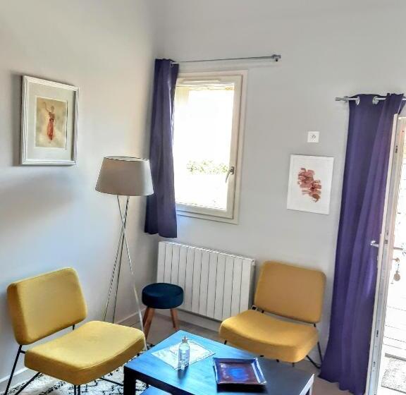 Bed and Breakfast 10 Côté Cour