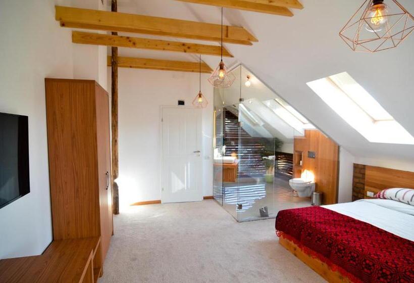 住宿加早餐  Agropensiunea Maria