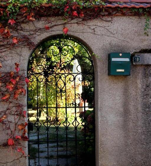 مبيت وإفطار Au Relais De Nèche