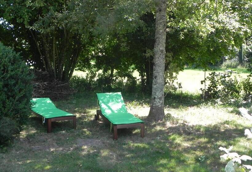 Bed and Breakfast Au Son Du Jardin Poitevin