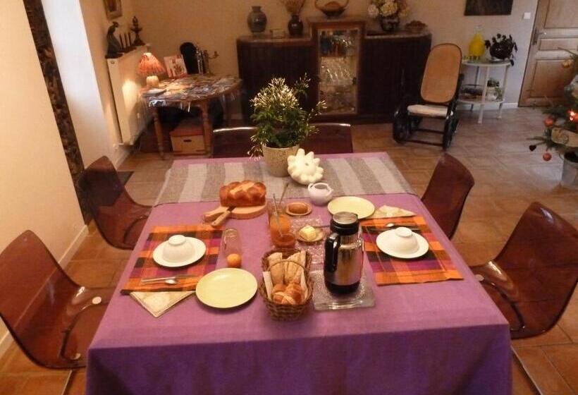 Bed and Breakfast Au Son Du Jardin Poitevin