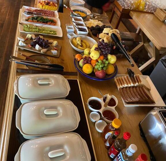 مبيت وإفطار Banhoek Corner Guesthouse