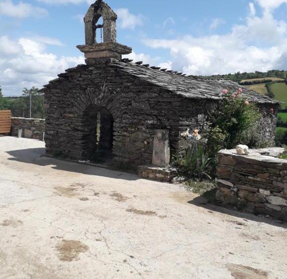 مبيت وإفطار Casa Quiroga