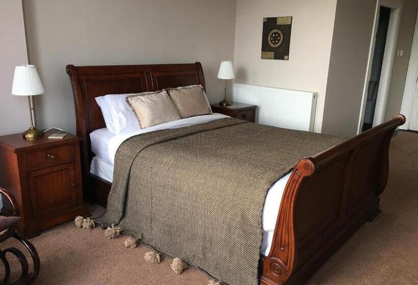 Bed and Breakfast Castlehacket House