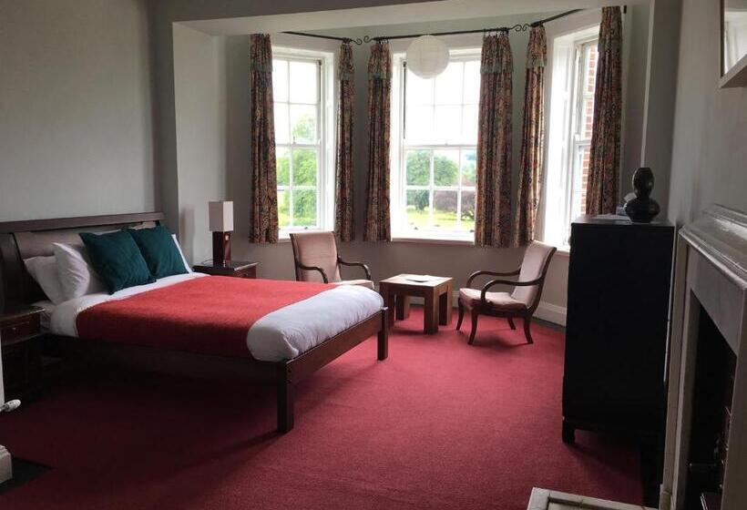 Bed and Breakfast Castlehacket House