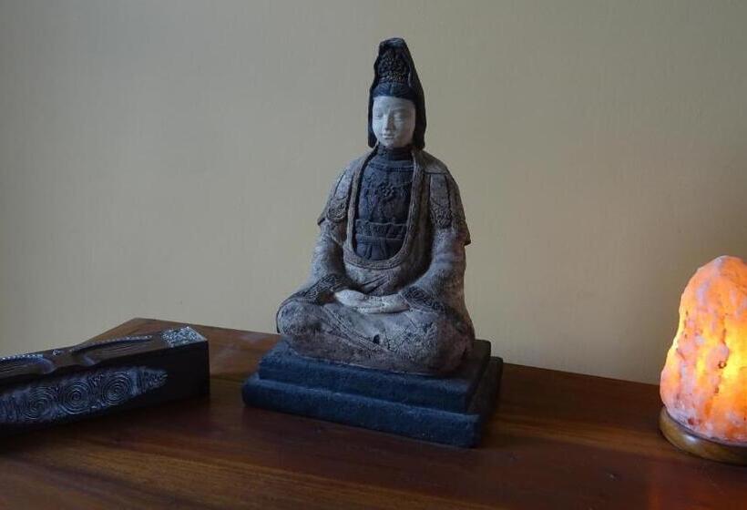 مبيت وإفطار Castlehacket House