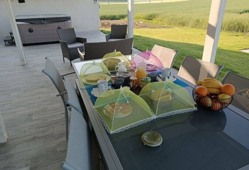 مبيت وإفطار Chambre D Hôtes Le Domaine Des Hirondelles