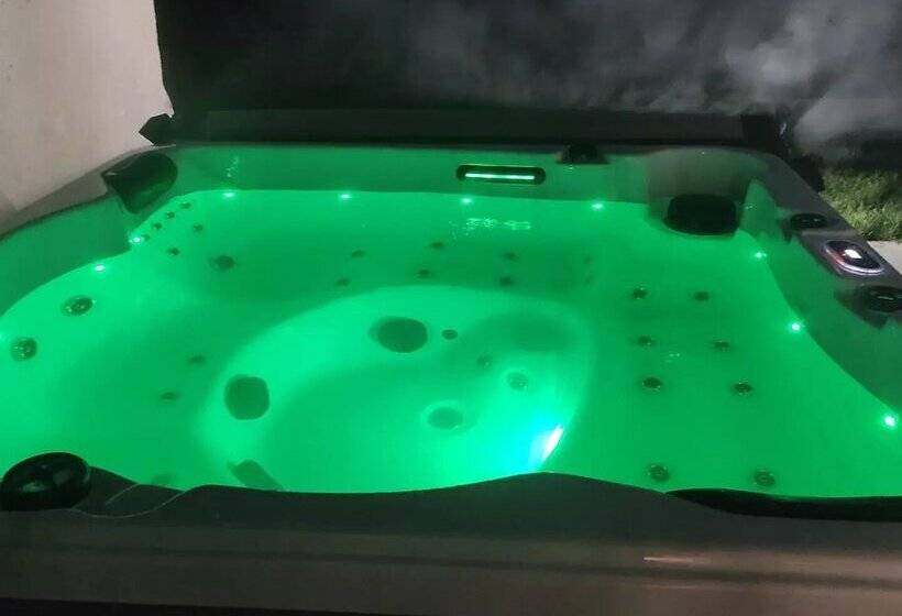 مبيت وإفطار Chambre D Hôtes Le Domaine Des Hirondelles