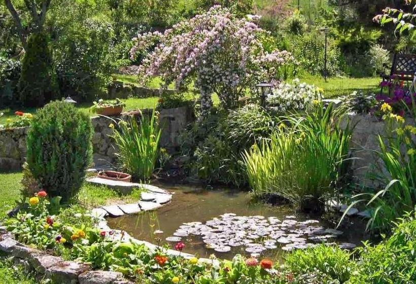 민박 Chambres D Hôtes La Hulotte 69