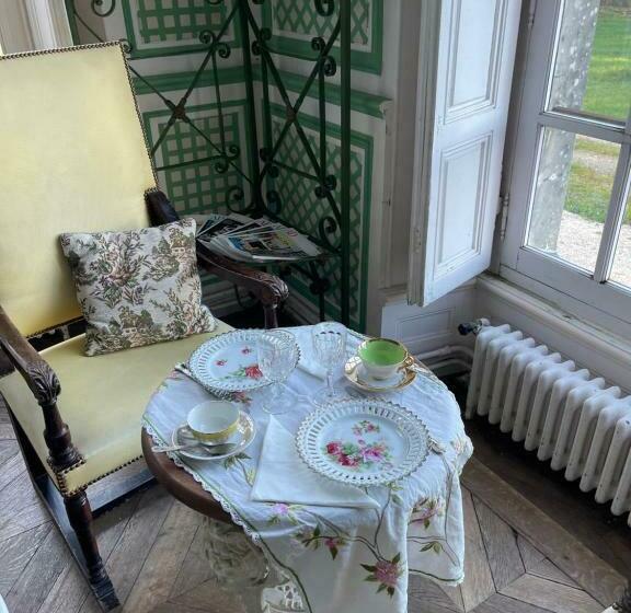 مبيت وإفطار Chateau De Freschines