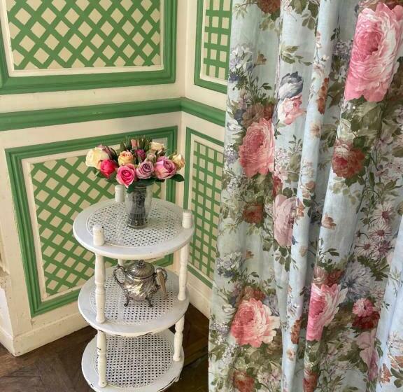 مبيت وإفطار Chateau De Freschines